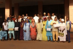 Photo-de-famille-ALG-ceremonie-daurevoir-aux-retraites-1