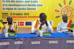 Forum-de-jeunes-Table-officielle-des-Ministres-de-la-jeunesse-des-trois-pays